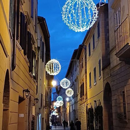 A Due Passi Da Piazza Grande Apartment Montepulciano Luaran gambar