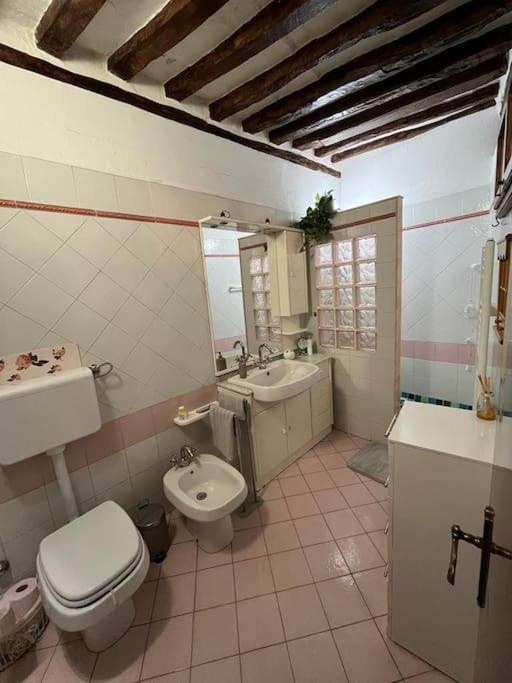 A Due Passi Da Piazza Grande Apartment Montepulciano Luaran gambar