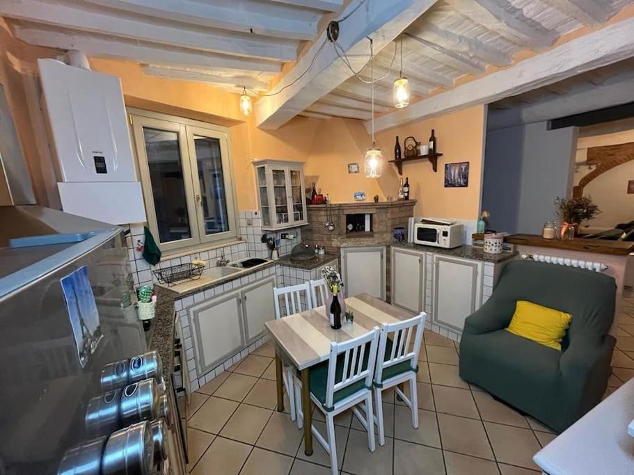 A Due Passi Da Piazza Grande Apartment Montepulciano Luaran gambar