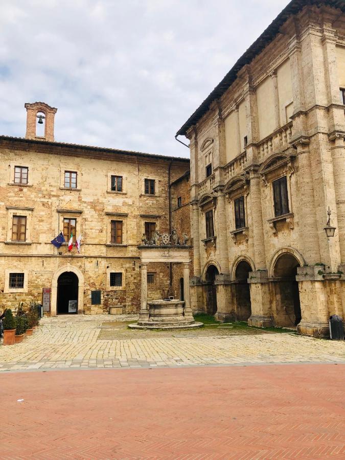 A Due Passi Da Piazza Grande Apartment Montepulciano Luaran gambar