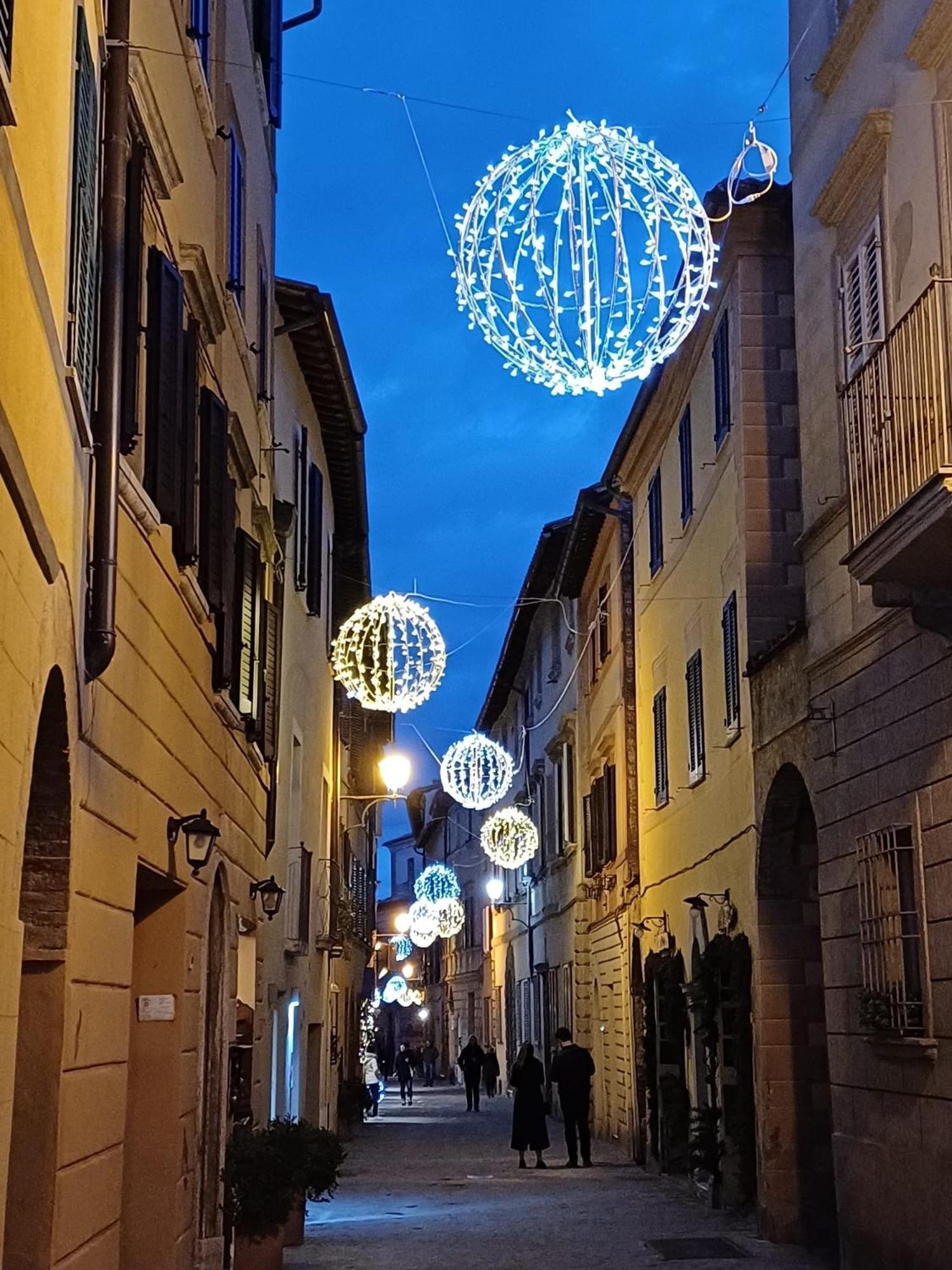 A Due Passi Da Piazza Grande Apartment Montepulciano Luaran gambar