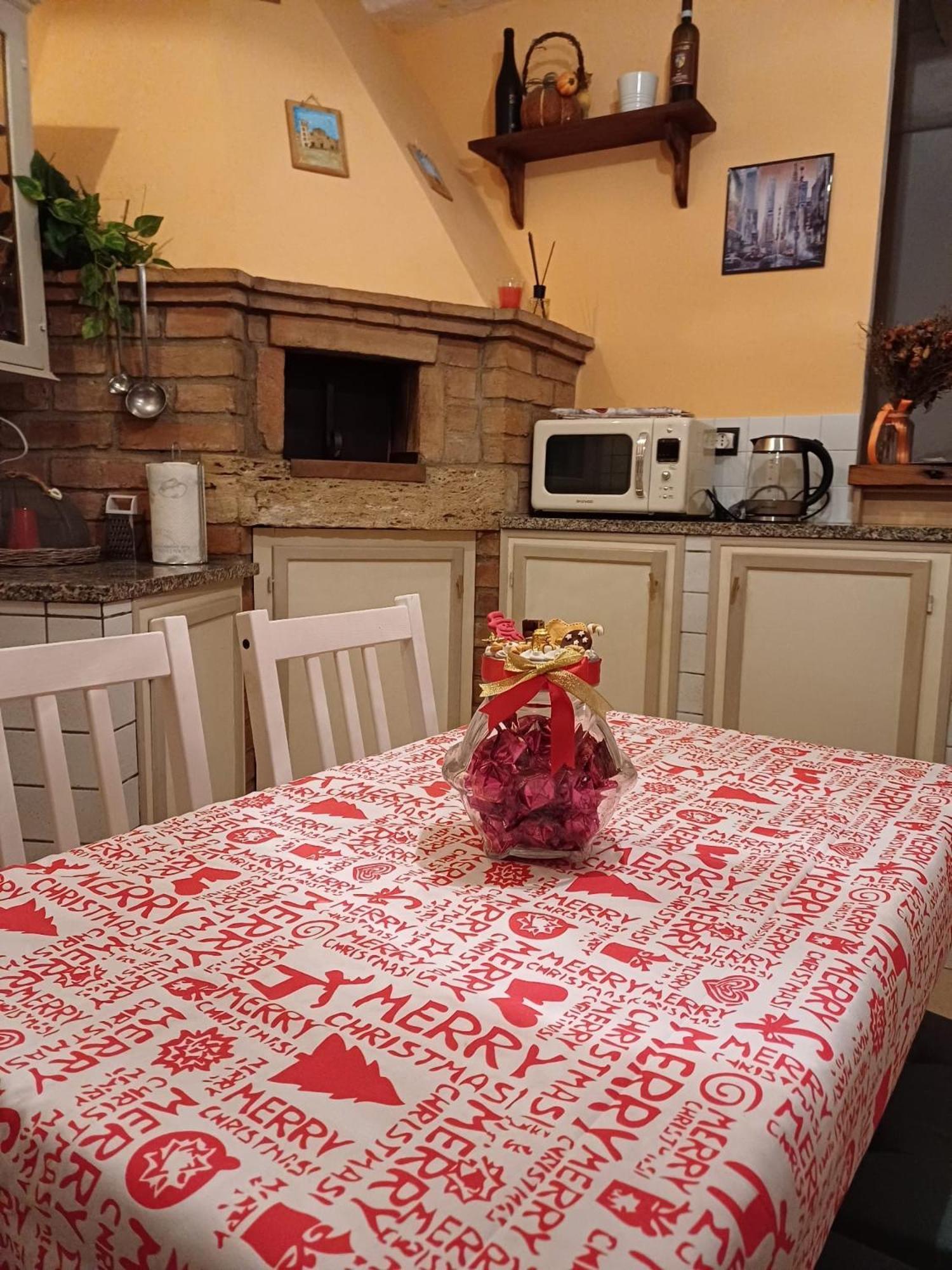 A Due Passi Da Piazza Grande Apartment Montepulciano Luaran gambar